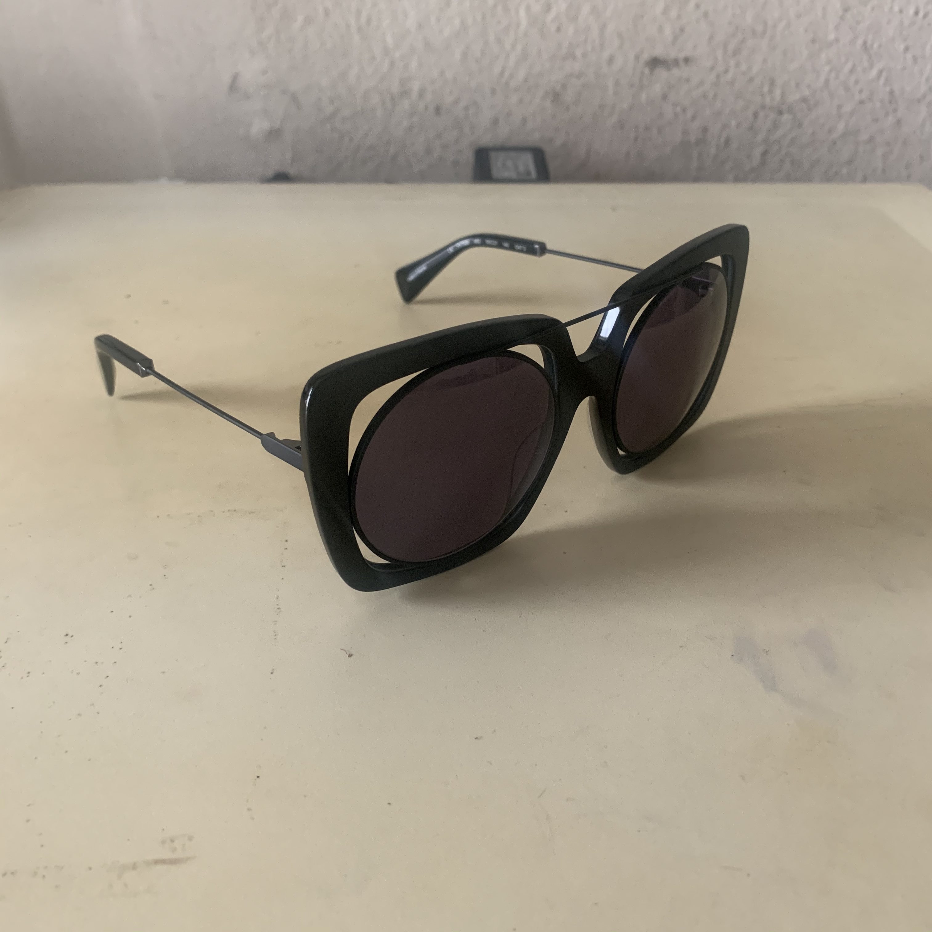 Yohji Yamamoto Women Black-002 Sunglasses YY7009 – Jubril3